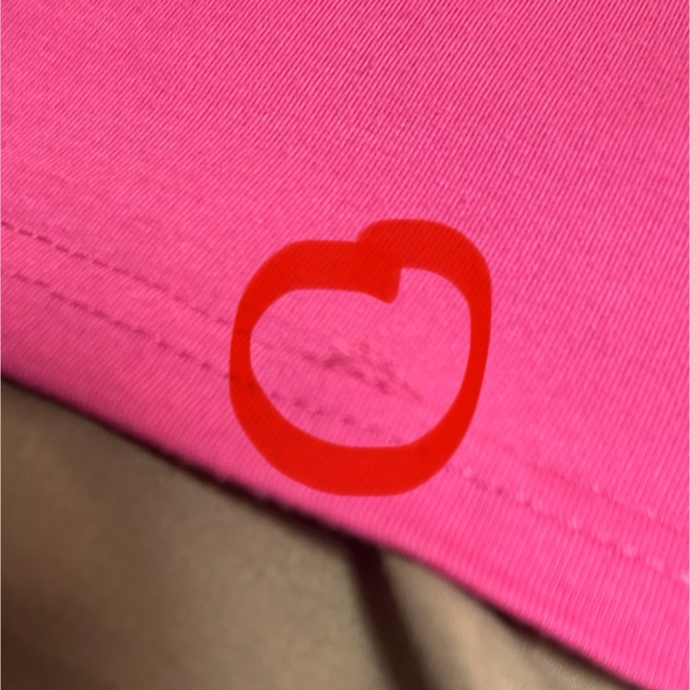 Fun t-shirt with leopard heart image 🐆 - Picture 7 of 7